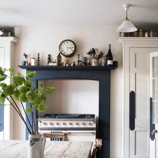 Intérieur peint Farrow & Ball Lime White, blanc cassé doux