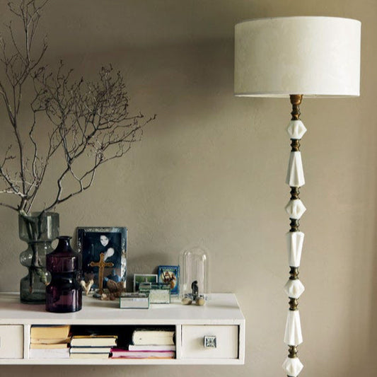 Intérieur peint Farrow & Ball Light Gray, gris clair classique