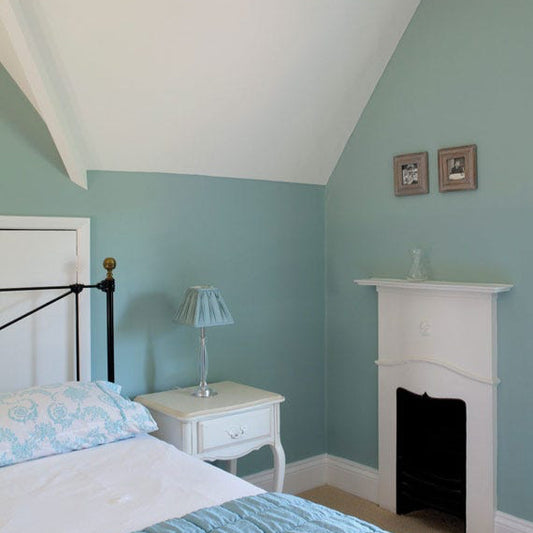 Intérieur peint avec Farrow & Ball Green Blue, vert bleu doux