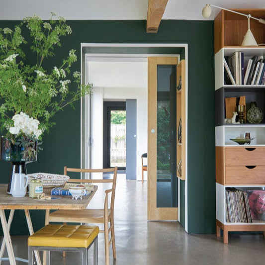 Intérieur peint Farrow & Ball Studio Green, vert profond