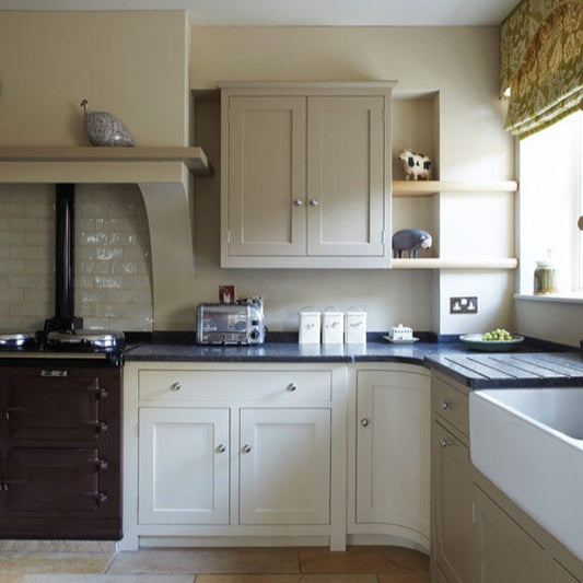 Intérieur peint avec Farrow & Ball Savage Ground, neutre chaud et naturel