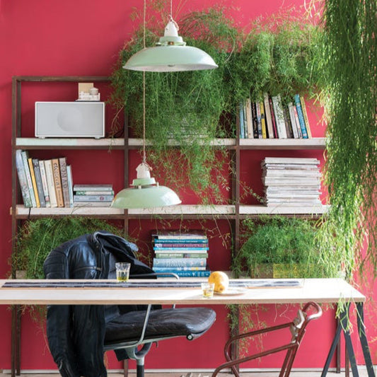 Intérieur peint avec Farrow & Ball Rectory Red, rouge riche et traditionnel