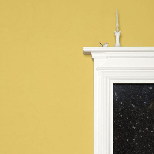 Intérieur peint avec Farrow & Ball Yellow Ground, jaune lumineux et chaleureux