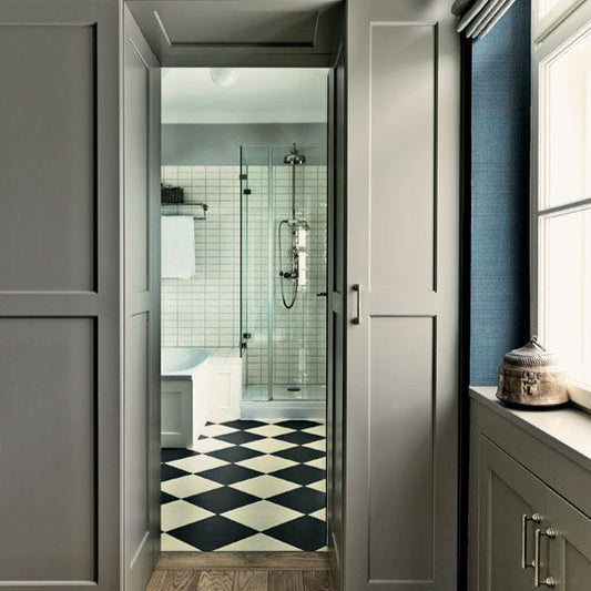 Intérieur peint avec Farrow & Ball Charleston, gris chaud élégant