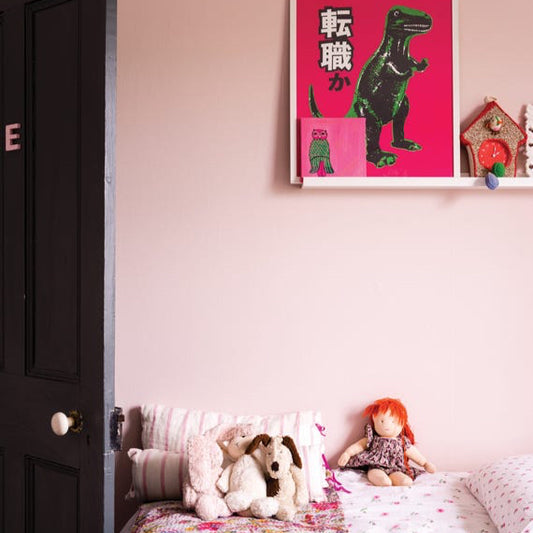 Chambre peinte avec Farrow & Ball Middleton Pink, rose clair délicat