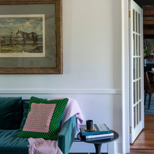 Intérieur peint avec Farrow & Ball Wevet, blanc discret et lumineux