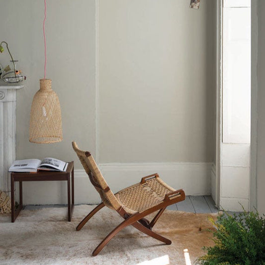 Intérieur peint avec Farrow & Ball Drop Cloth, greige doux et neutre