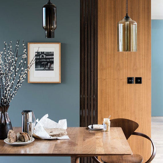 Intérieur peint avec Farrow & Ball De Nimes, gris-bleu chic