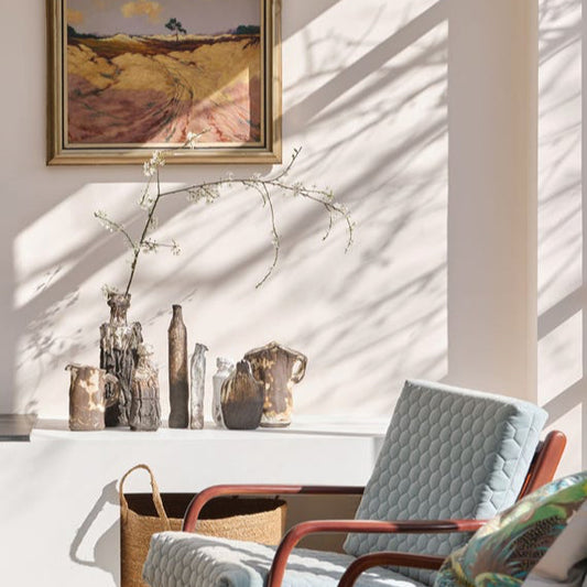 Intérieur peint avec Farrow & Ball Tailor Tack, rose clair et subtil