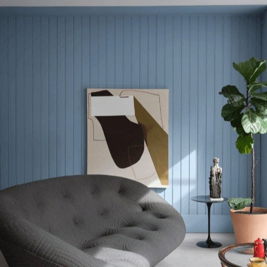 Intérieur peint avec Farrow & Ball Kittiwake, bleu froid et moderne