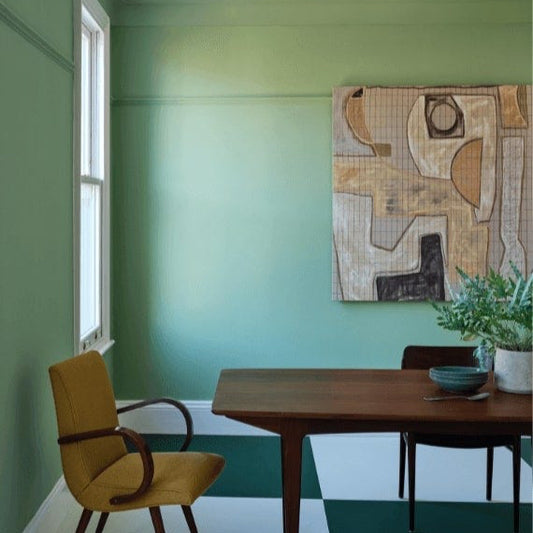 Intérieur peint avec Farrow & Ball Whirlybird, vert frais et naturel