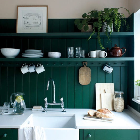 Intérieur peint avec Farrow & Ball Duck Green, vert forêt élégant