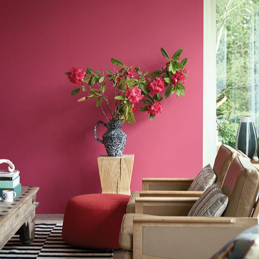 Intérieur peint avec Farrow & Ball Lake Red, cerise énergisant et joyeux
