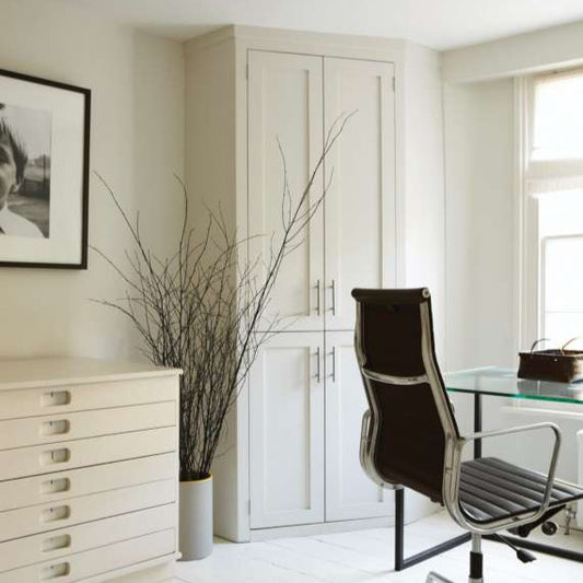 Intérieur peint avec Farrow & Ball All White, blanc pur et lumineux