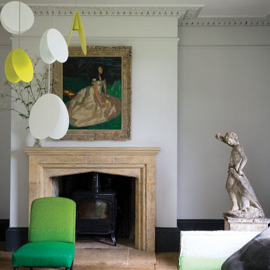 Intérieur peint avec Farrow & Ball James White, blanc subtil à nuances vertes