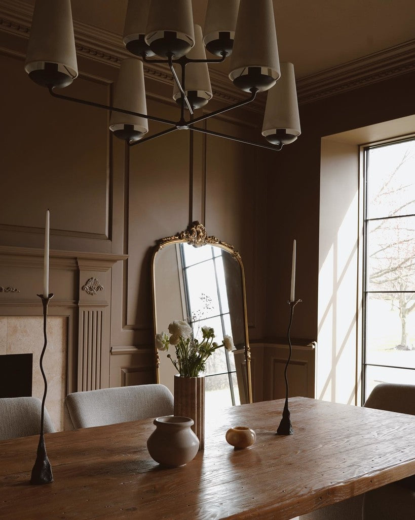 Salle a manger avec bois patiné peint en Broccoli Brown Farrow & Ball