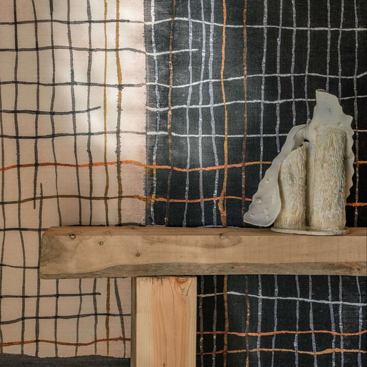 <img src="elitis-sashiko-salon.jpg" alt="Panoramique mural Elitis Sashiko installé dans un salon contemporain" />