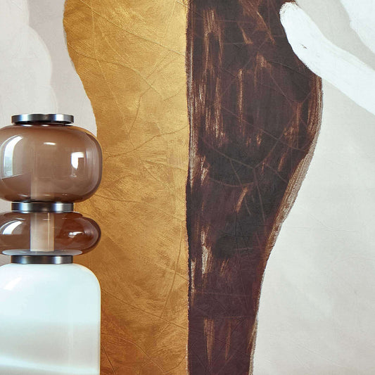 <img src="elitis-une-certaine-magnificence-salon.jpg" alt="Panoramique mural Elitis Une Certaine Magnificence installé dans un salon contemporain" />