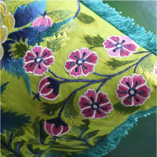 Designers Guild coussin brocart décoratif lime brodé floral haut de gamme