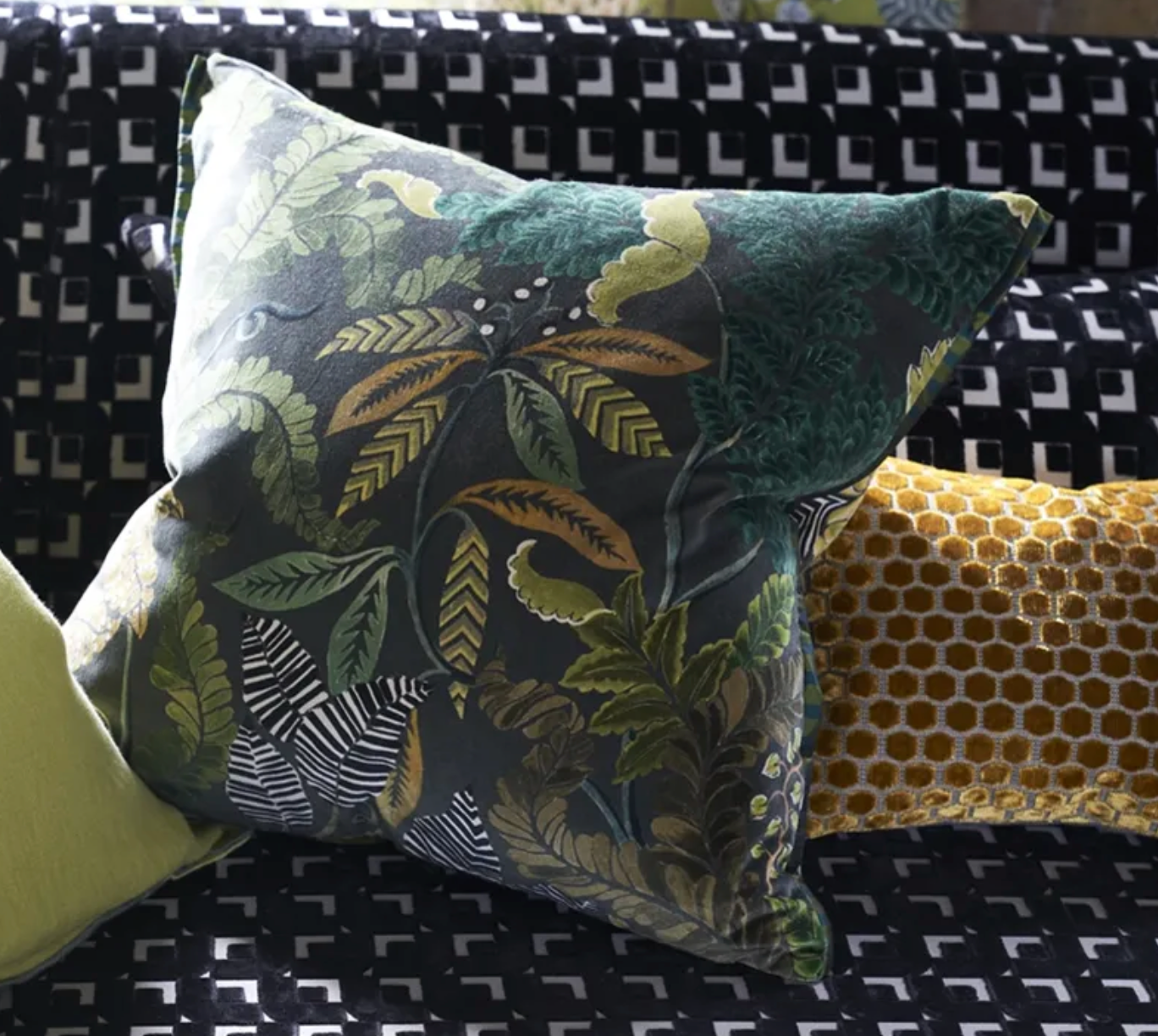 Coussin brocart décoratif CCDG1452 motif floral luxe