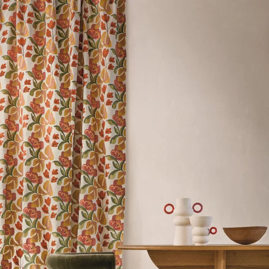 Rideaux confectionnés avec le tissu Ayana – broderie lin/coton élégante