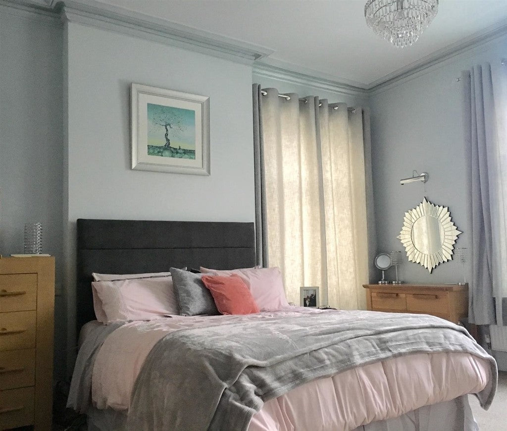 Chambre peinte en Borrowed Light Farrow & Ball ambiance douce