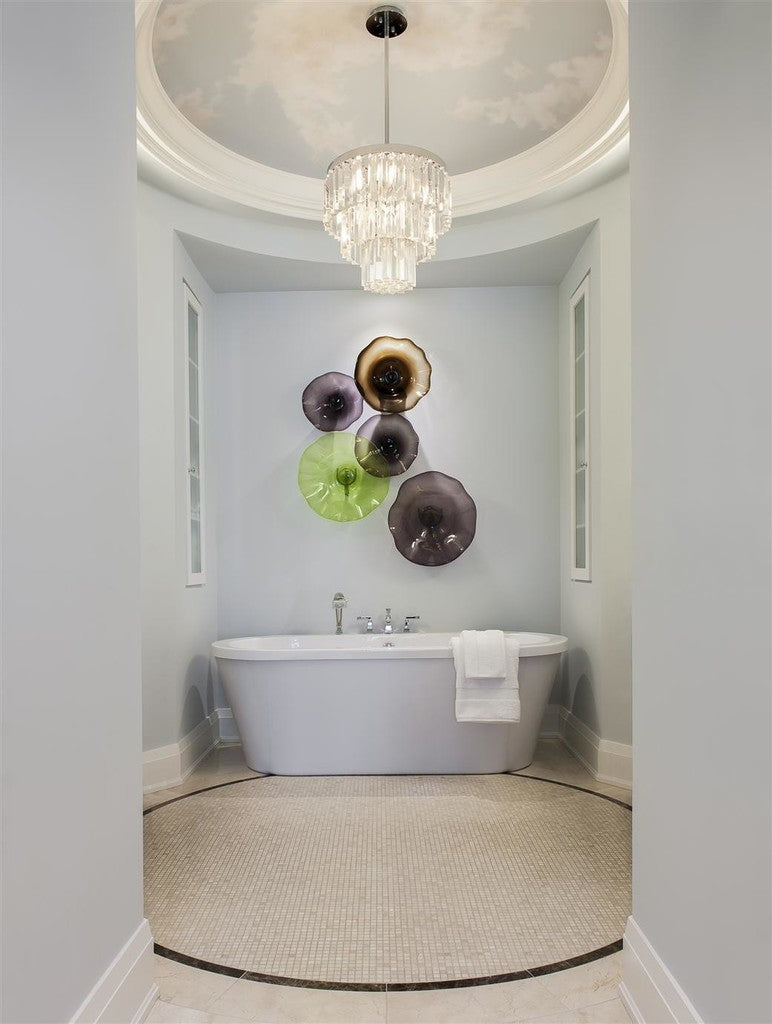 salle de bains avec la peinture Borrowed Light No.35 Farrow & Ball bleu pâle