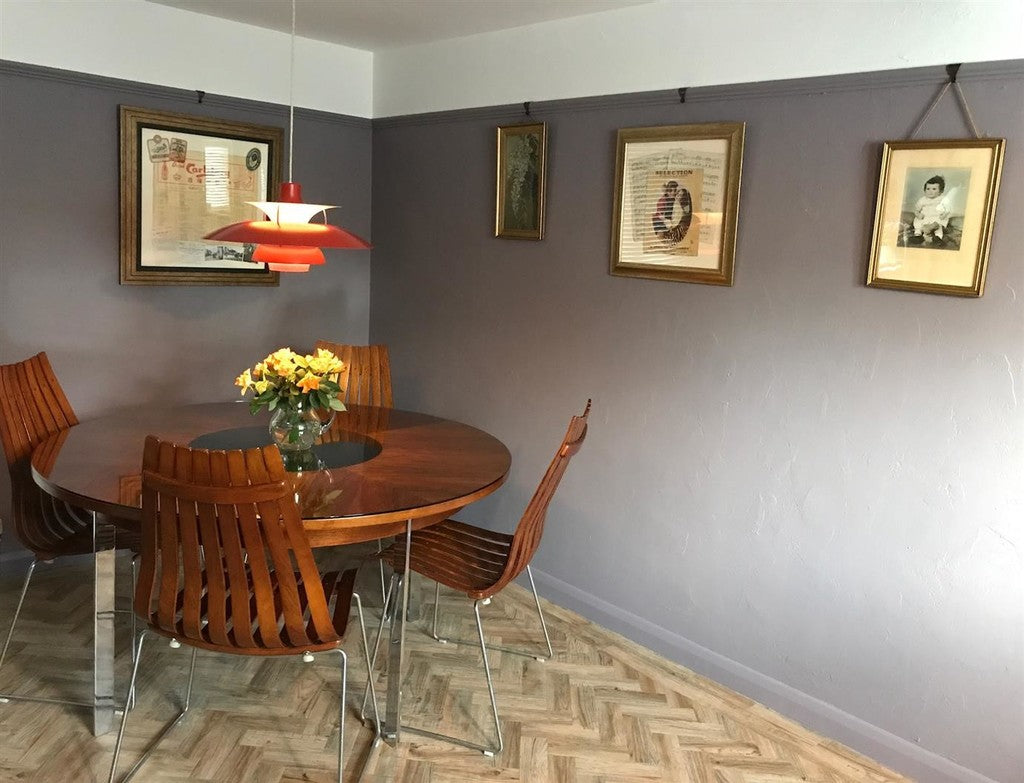 Salle à manger élégante peinte en Brassica No.271 Farrow & Ball