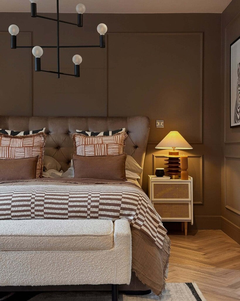 Chambre chaleureuse avec peinture Broccoli Brown Farrow & Ball