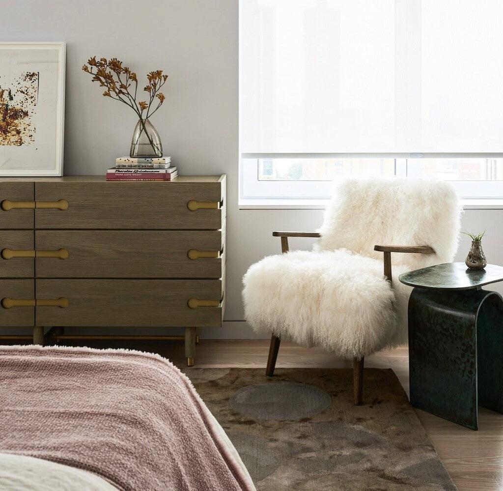 Chambre élégante peinte en Calluna Farrow & Ball