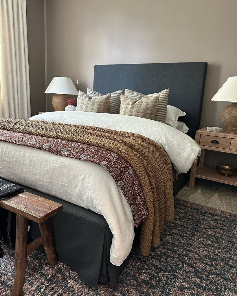 Chambre moderne peint en Charleston Gray Farrow & Ball
