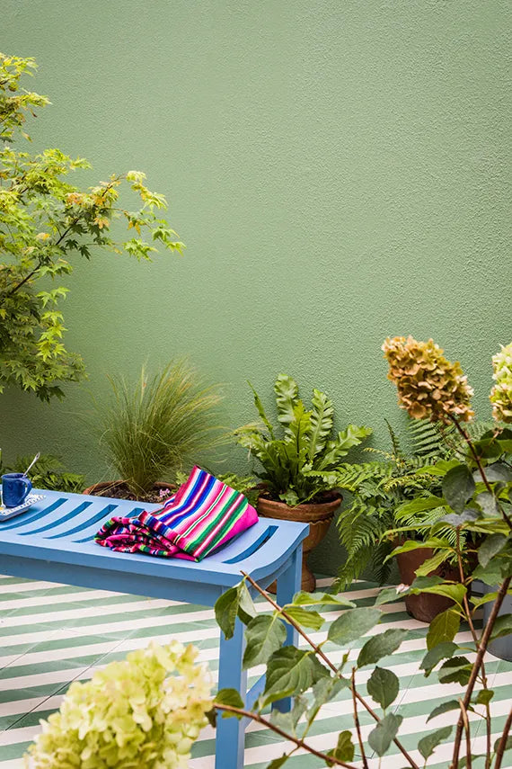 Chaise longue peint avec la couleur Cook’s Blue No.237 Farrow & Ball