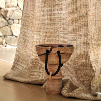 Rideaux confectionnés avec le voile Papago – motifs géométriques et tomber fluide