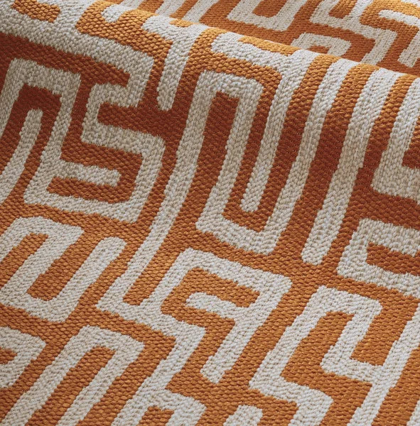 Zoom sur la texture satinée du velours Paul IN&OUTDOOR