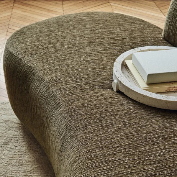 Zoom sur le tissu Segreti – texture chenille raffinée avec fil métallisé