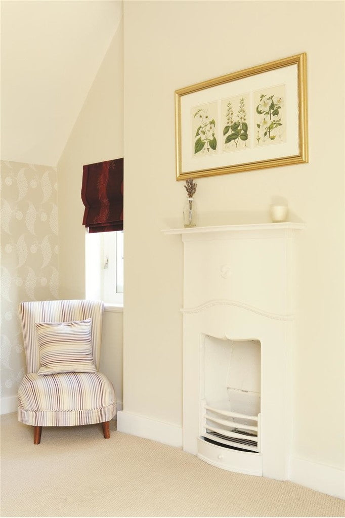 Mur intérieur peint avec la couleur White Tie No.2002 Farrow & Ball
