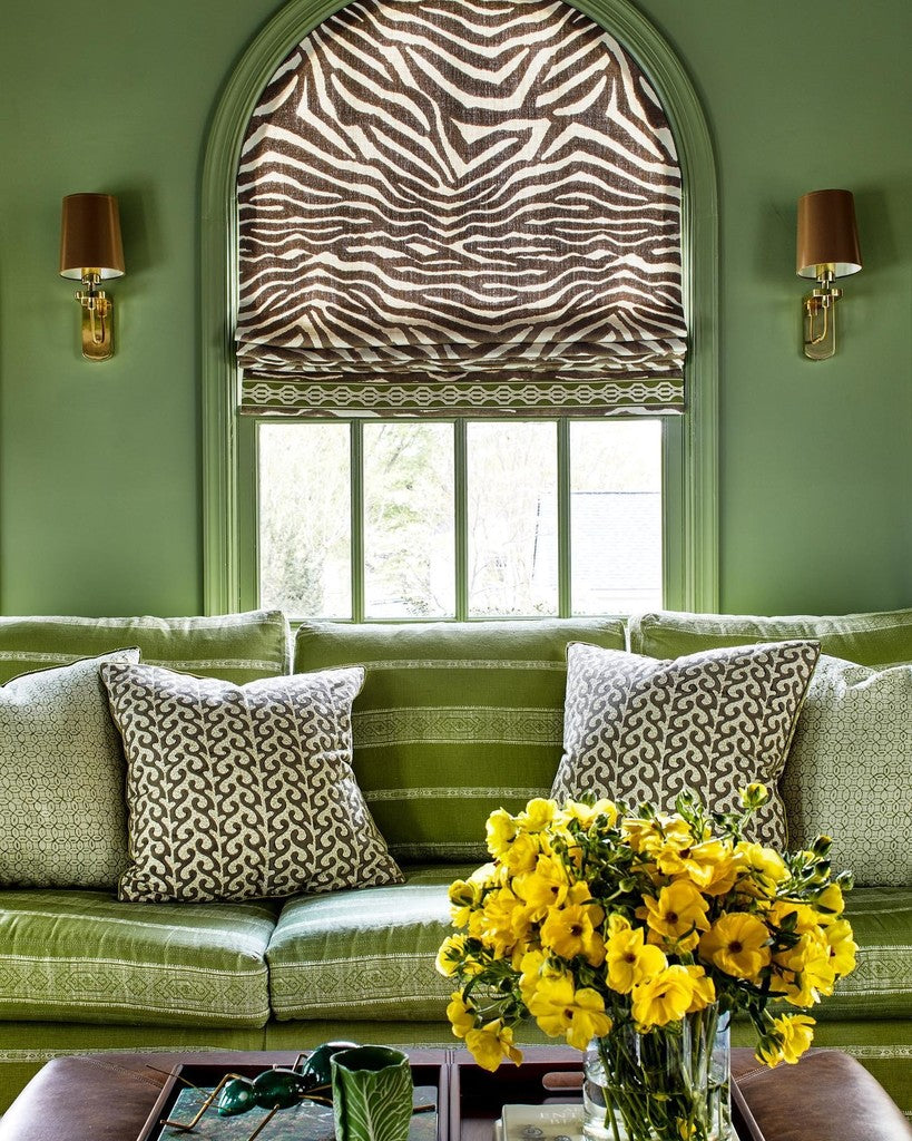 Salon décoré avec la peinture Yeabridge Green No.287 Farrow & Ball