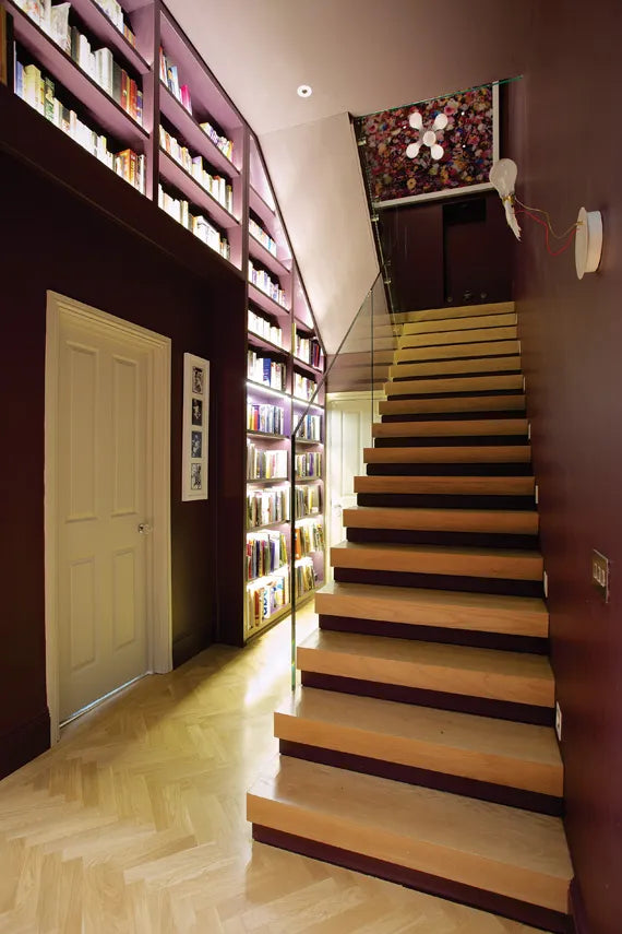 Escalier peint avec Détail Brinjal No.22 Farrow & Ball profondeur et brillance aubergine
