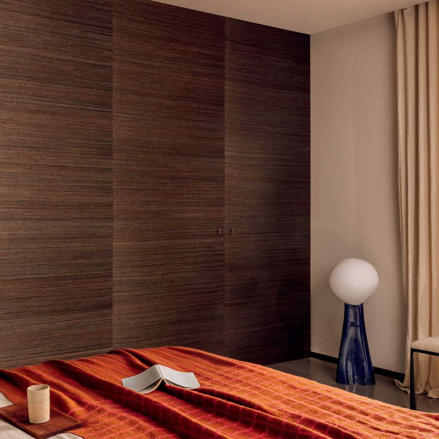 <img src="elitis-favoris.jpg" alt="Revêtement mural Elitis Favoris – textures raffinées et design élégant" />